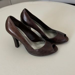 High heel shoes new w/out tags